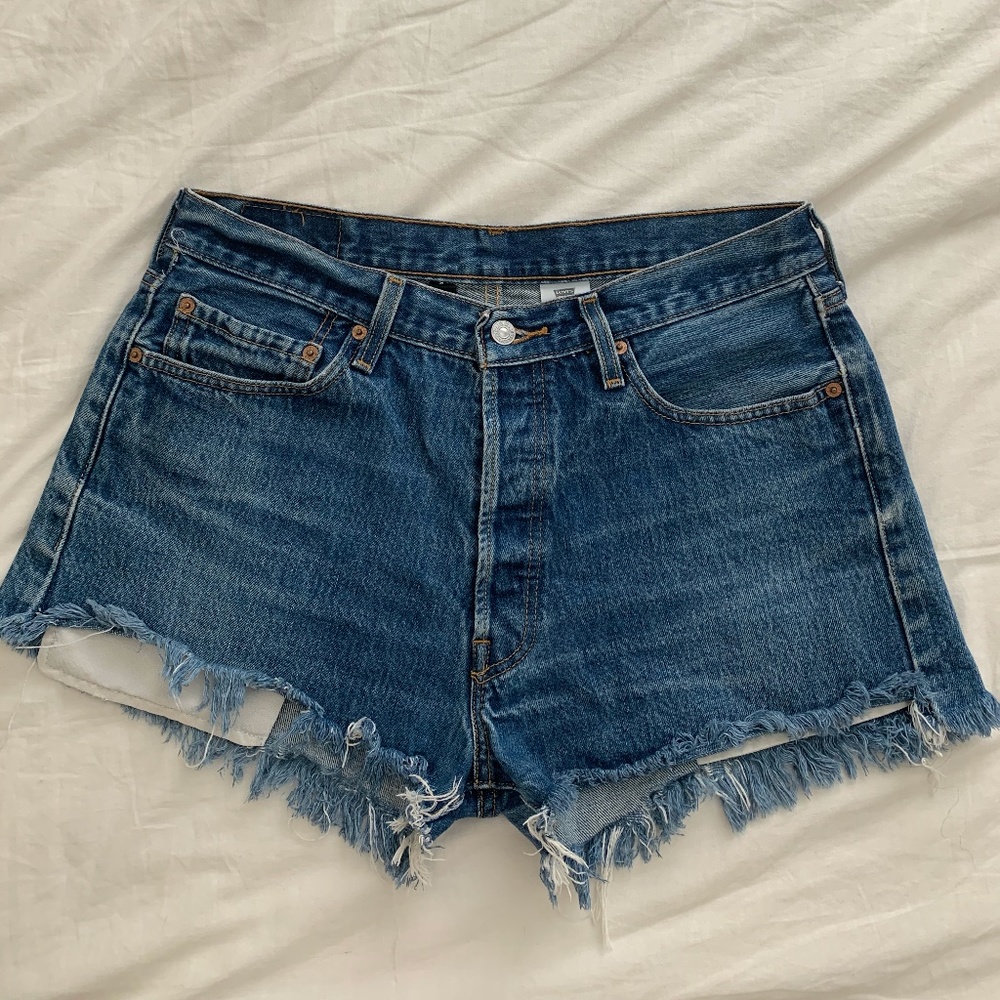 Levi Cut-off Denim Shorts